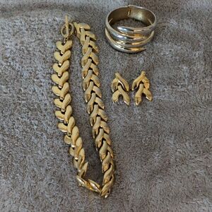 Vintage Gold Plated Jewelry Set with Necklace, Bracelet, and Earrings